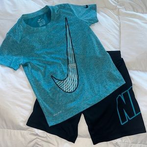 Nike 2 piece outfit size 7 boys
